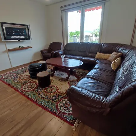 Paradise Apartment *
